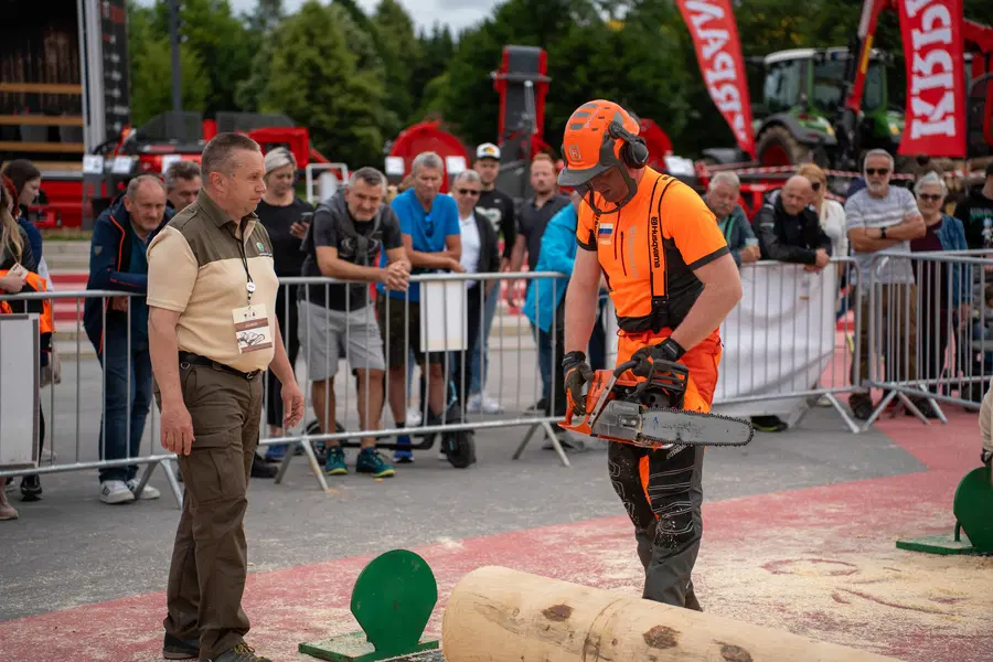 FOTO in VIDEO: Državno gozdarsko tekmovanje z motornimi žagami na Velenjski Visti