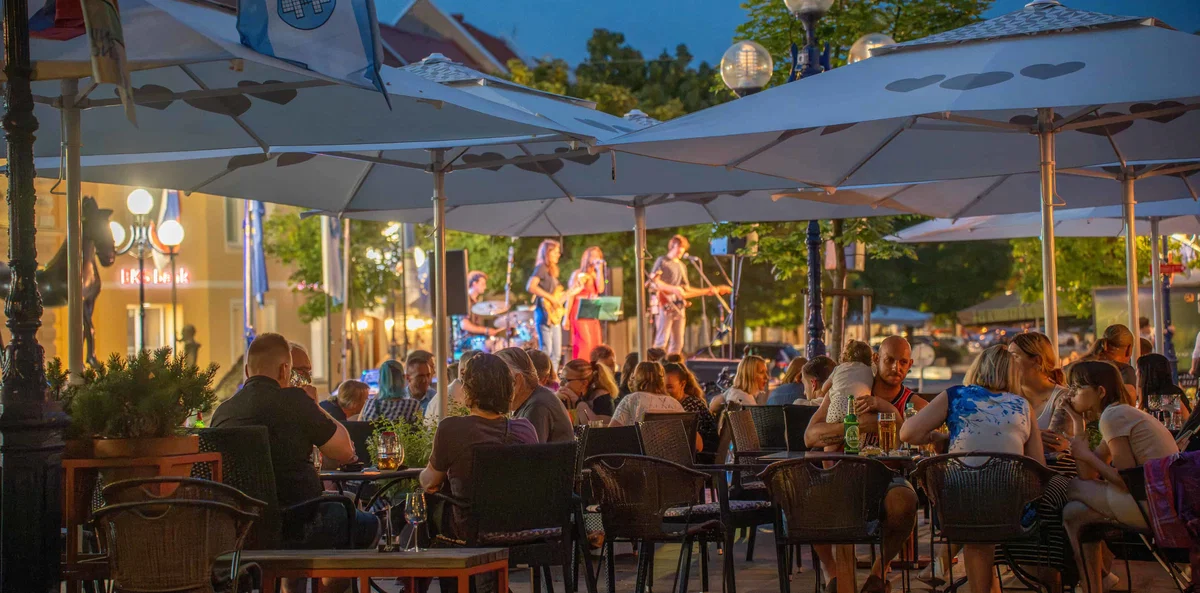 Poletje v Slovenj Gradcu: Prvi poletni dan v znamenju kulinaričnih in glasbenih užitkov (FOTO)