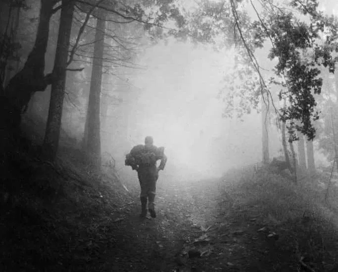 Na Ravnah na Koroškem razstava Krivogradovih fotografij z bojišč na Balkanu