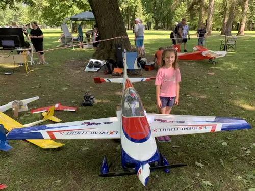 Vabljeni v Grajski park Ravne na modelarski dan