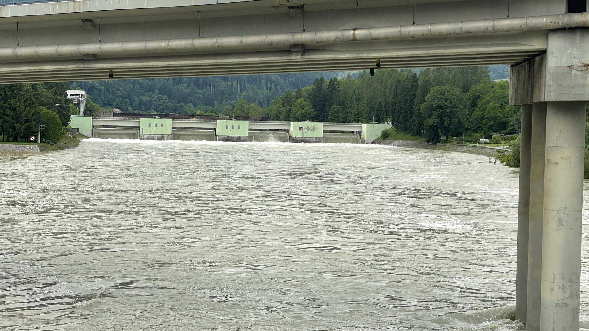 VIDEO: Pretok Drave velik, sodeč po napovedih se bodo padavine umirile