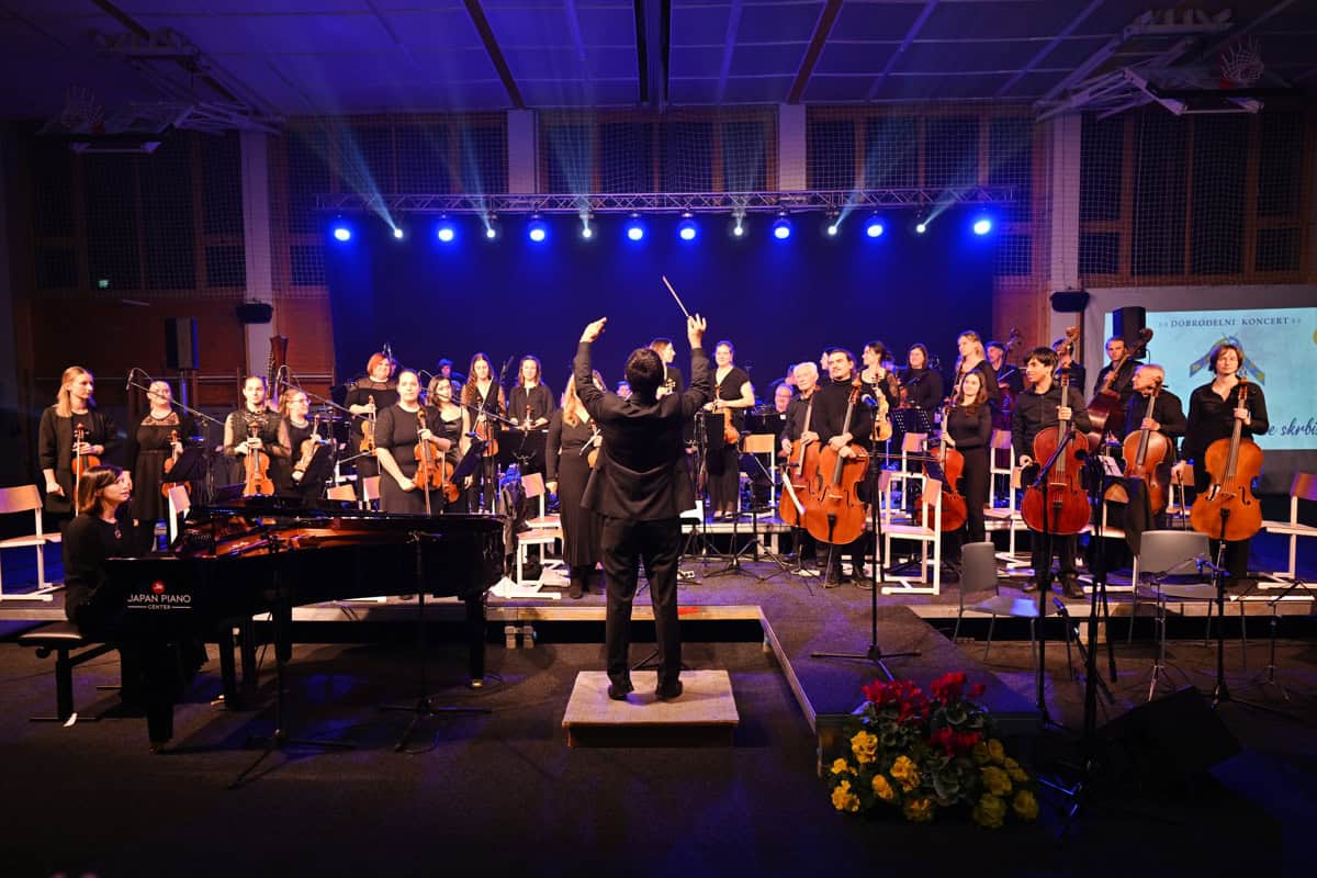 Operna noč Koroških simfonikov zaradi vremena v Dvorani OŠ Prežihovega Voranca