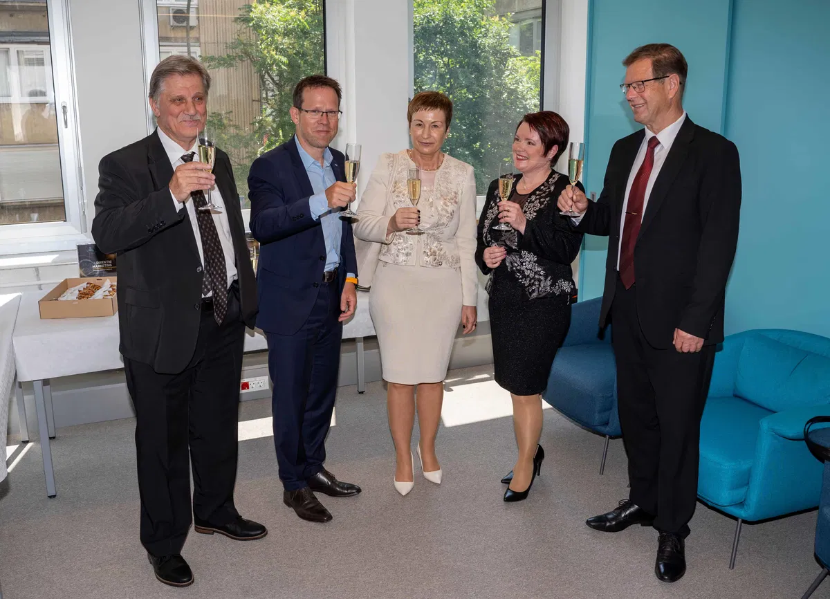 V borzno kotacijo Ljubljanske borze uvrščena tudi delnica Relax-a