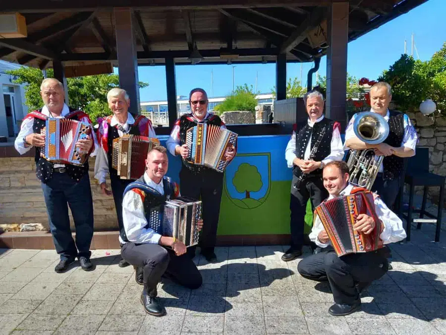 Harmonikarji KD Prežihov Voranc navdušili na prireditvi v Zadru (FOTO)