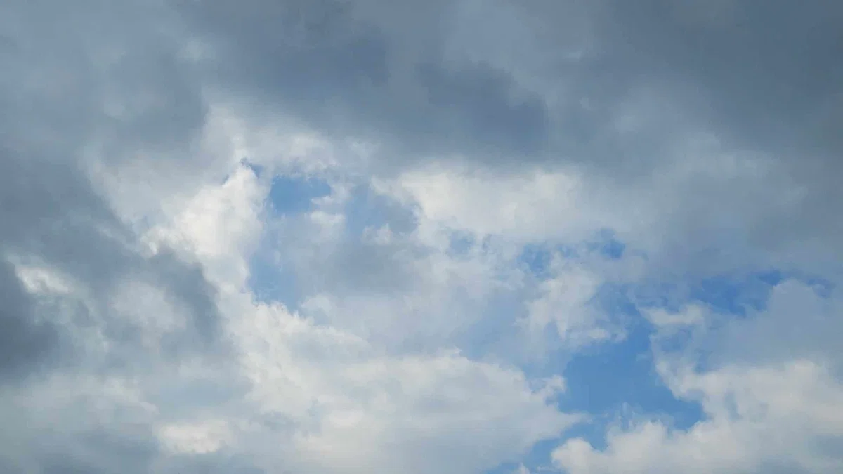 Božič bo sončen, ponekod je sneg