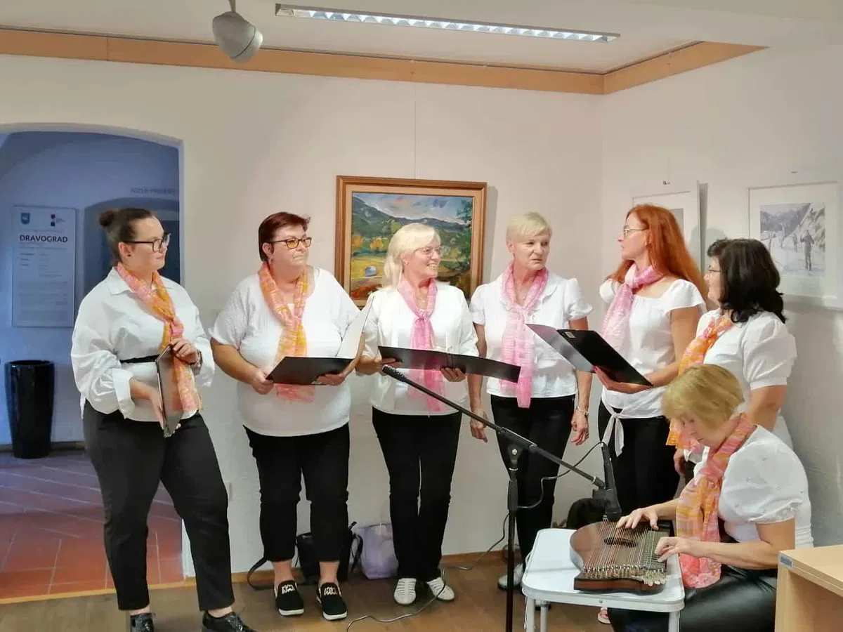 Ob občinskem prazniku je v Dravogradu na ogled območna likovna razstava Likovne sekcije KD Dravograd