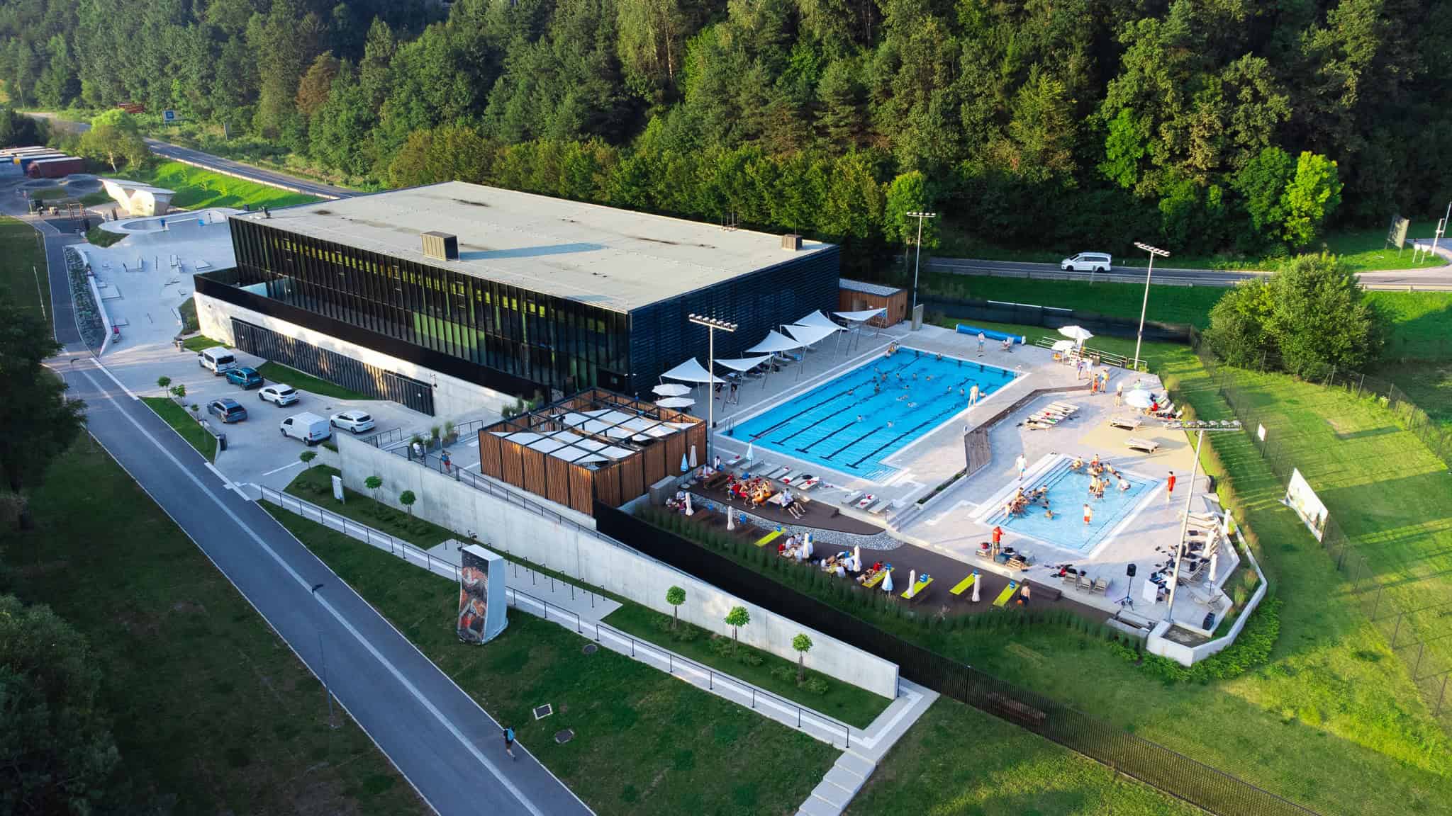 Občina Dravograd podarja brezplačne kopalne karte za osnovnošolce in mladostnike