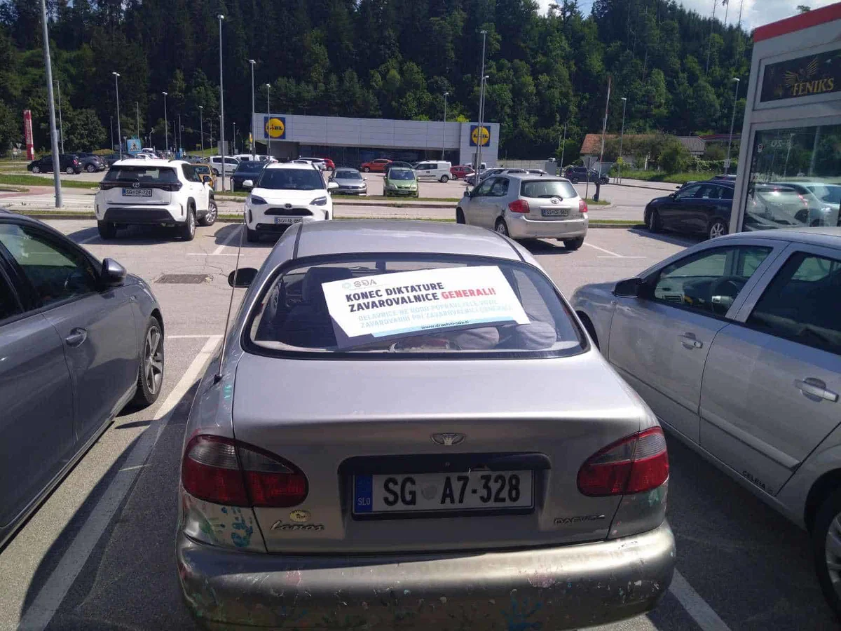 Množična stavka avtoservisov proti zavarovalnici Generali, stavkajo tudi koroški servisi