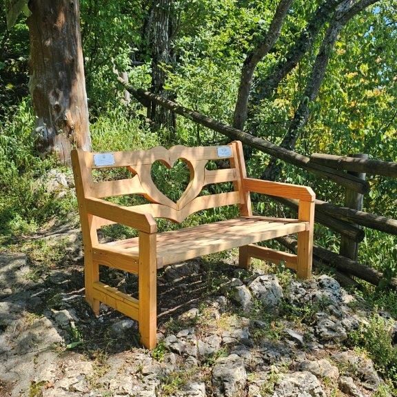 Obnovljena klopca ljubezni na Starem gradu