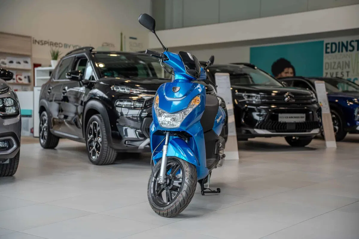 V veliki nagradni igri ob obletnici Avto Centra Ravne lahko osvojite fantastičen mestni skuter