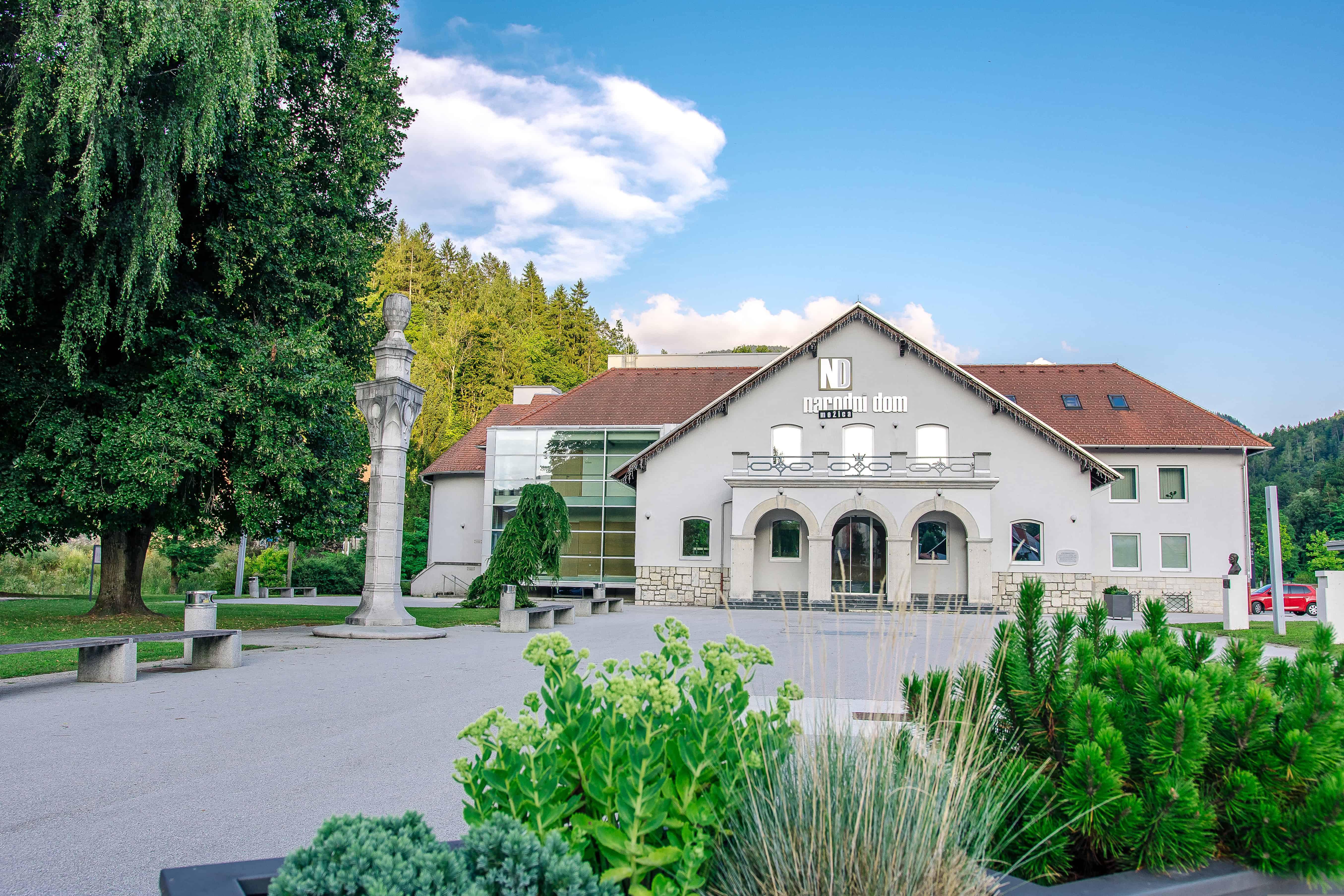V hram kulture Narodni dom Mežica prihaja drzna in legendarna zasedba Laibach