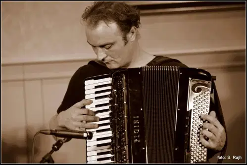 V okviru Wolfovega poletnega festivala prihaja koncert odličnega Boruta Morija