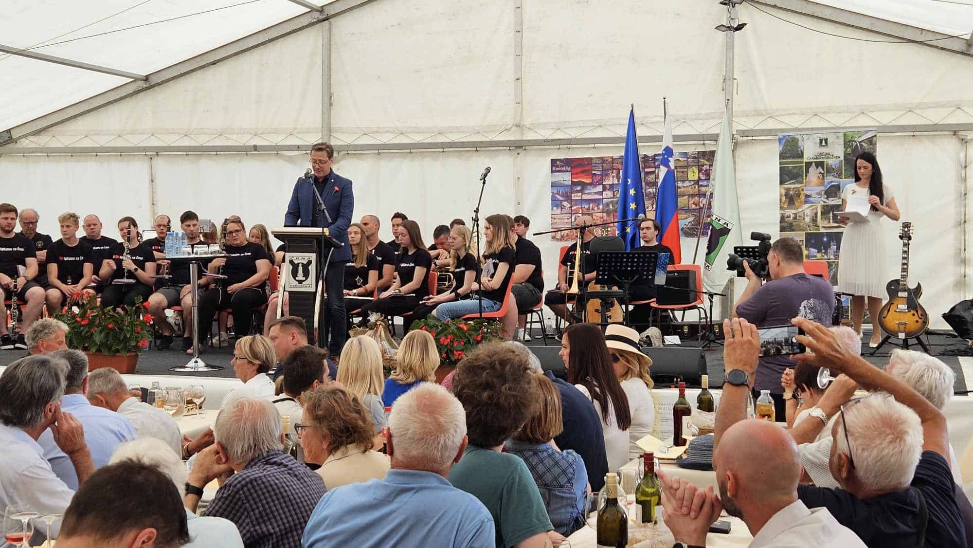 Potekalo je 33. vseslovensko srečanje pod Najevsko lipo (FOTO)