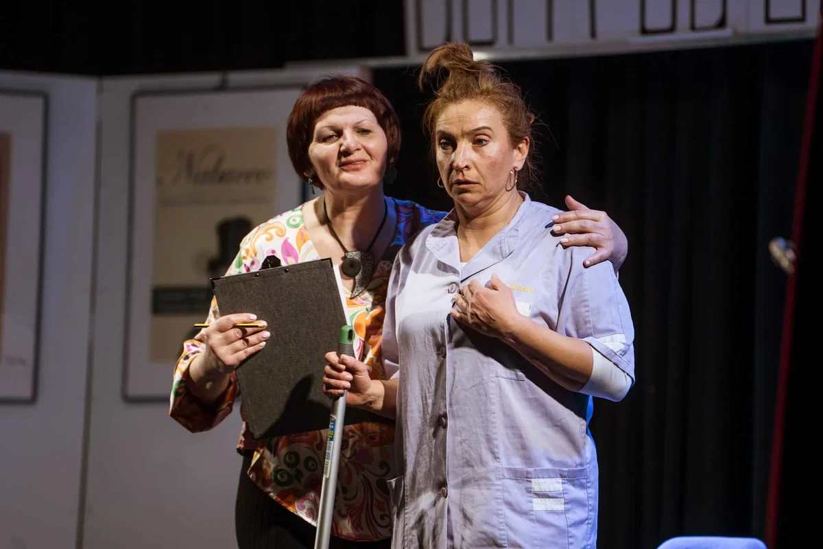 Partljičeva komedija "Poroka čistilke Marije" bo danes nasmejala v Kulturnem domu Šentilj pod Turjakom