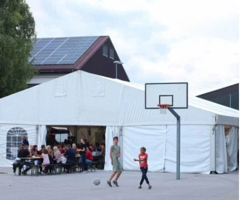 Podgorje ta vikend vabi na prireditev Furmani po cest’ peljajo s pestrim dogajanjem in zabavo z ansamblom Abuhi