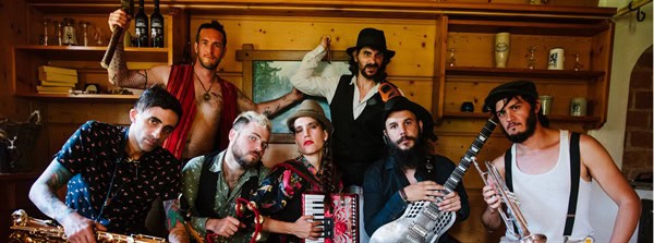 Slovenjgraško poletje se tudi ta vikend nadaljuje glasbeno in zabavno