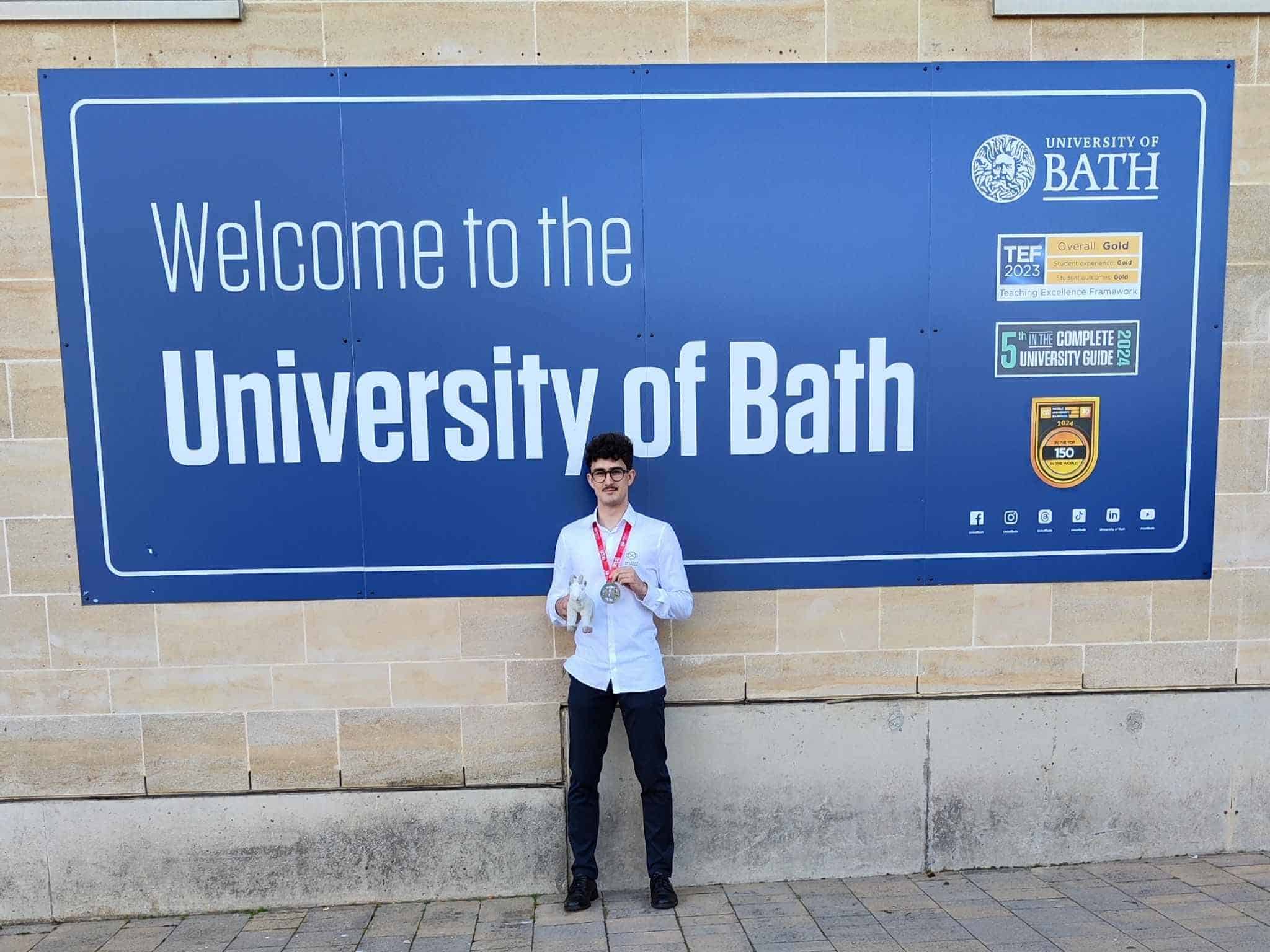 Izjemen uspeh na mednarodni matematični olimpijadi: Nace Hranjec osvojil srebrno medaljo