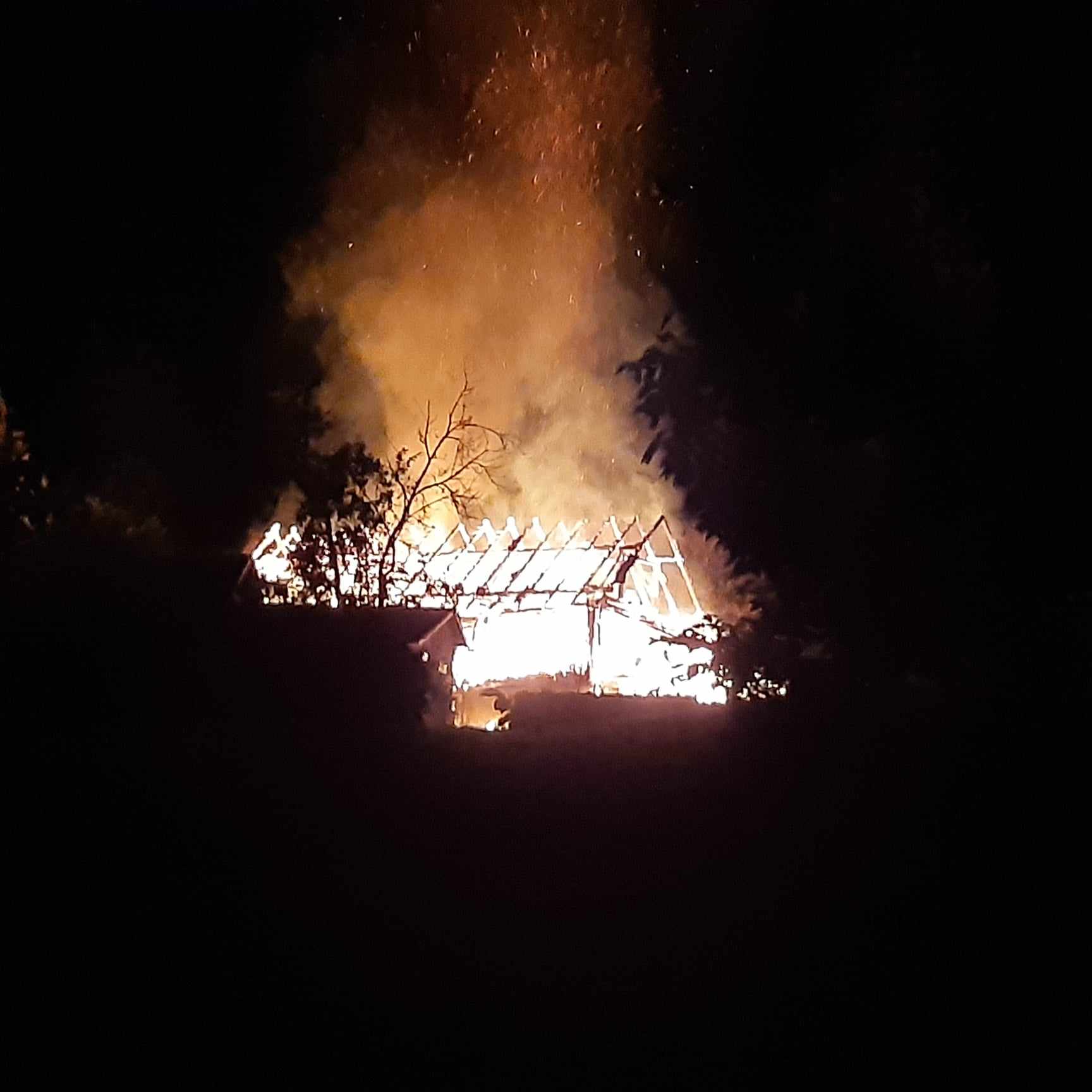 V Mislinjski Dobravi pogorel hlev