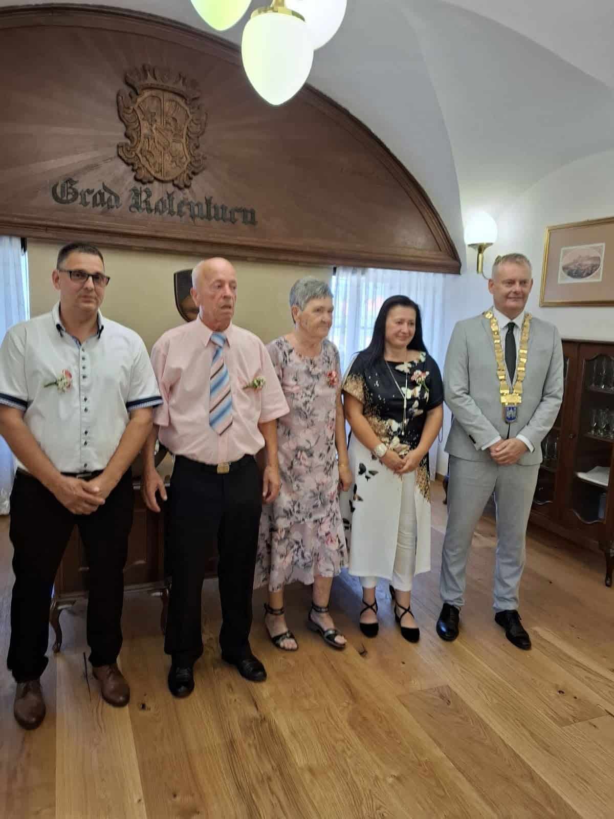 Pol stoletja ljubezni: V Slovenj Gradcu zlata poroka zakoncev Vodovnik