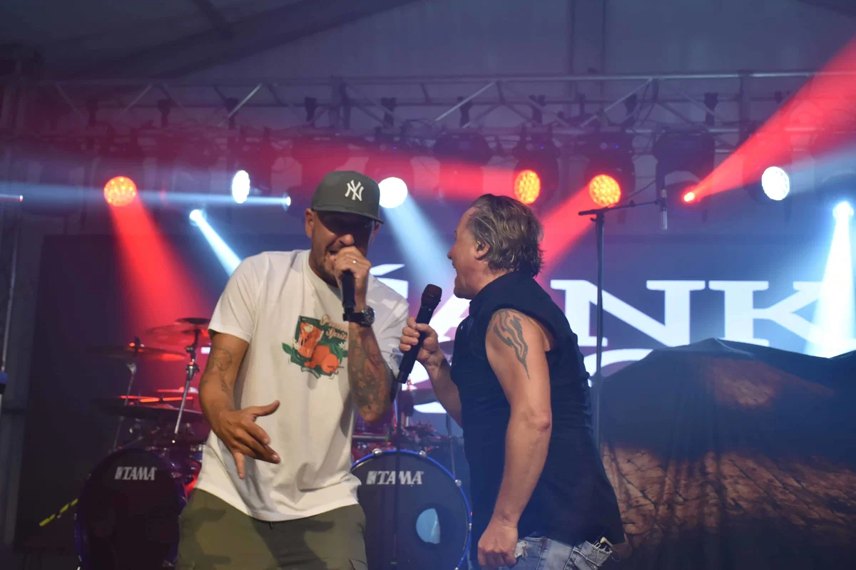 VIDEO in FOTO: Rockovska eksplozija na Ravnah: Šank Rock, Tabu in 6pack Čukur navdušili množico