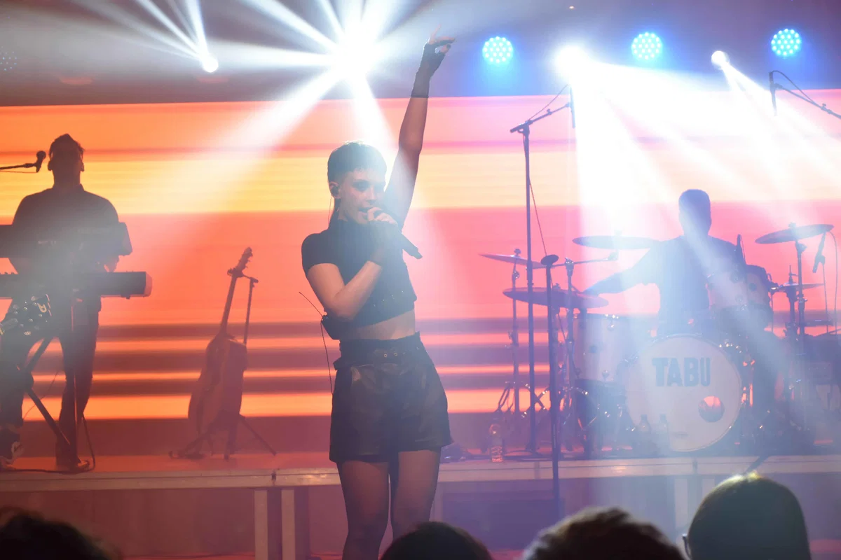 Za zaključek leta si privoščite akustične Tabujevce v Črni