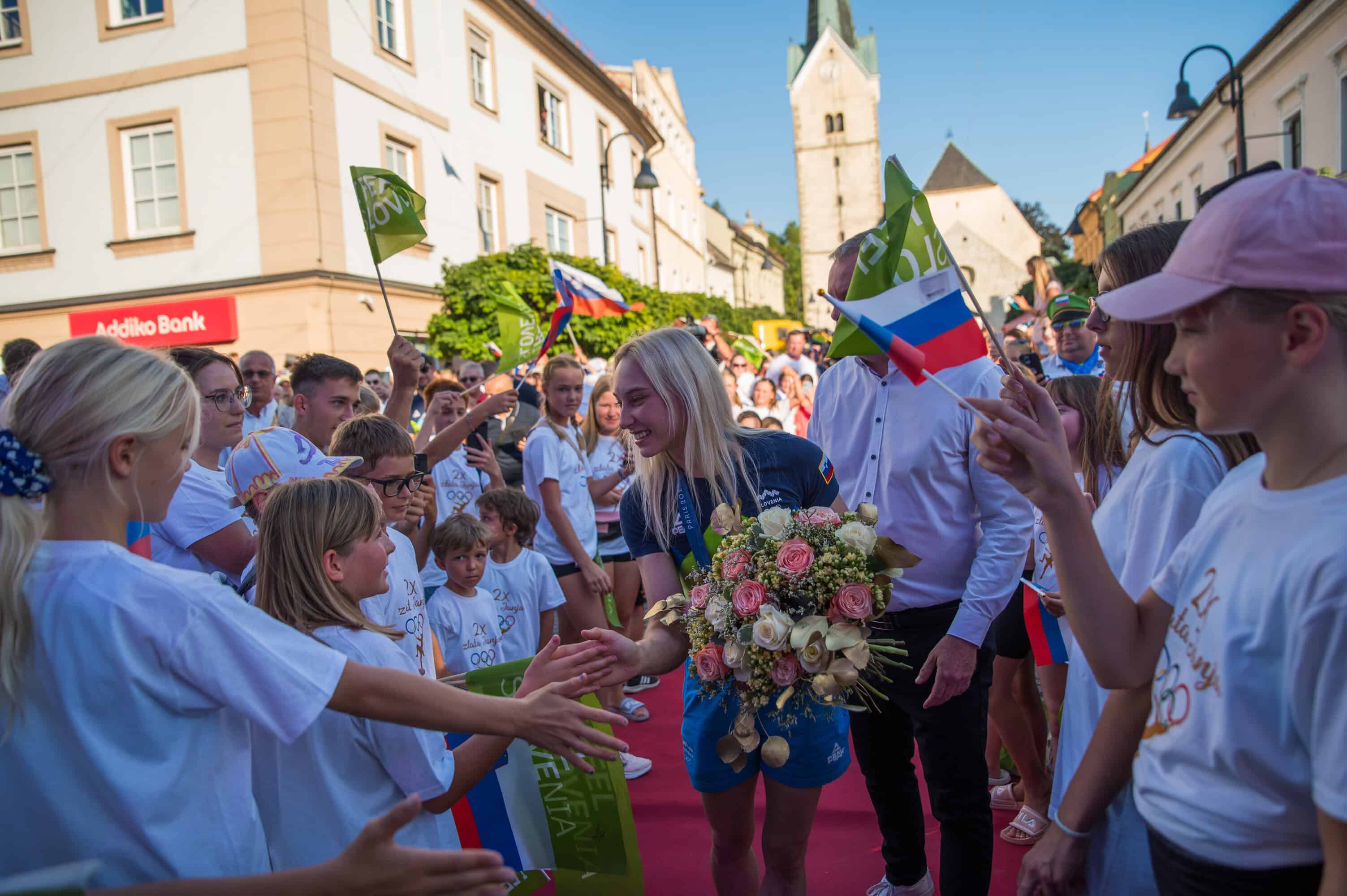 FOTOGALERIJA: Janji Garnbret v Slovenj Gradcu pripravili veličasten sprejem