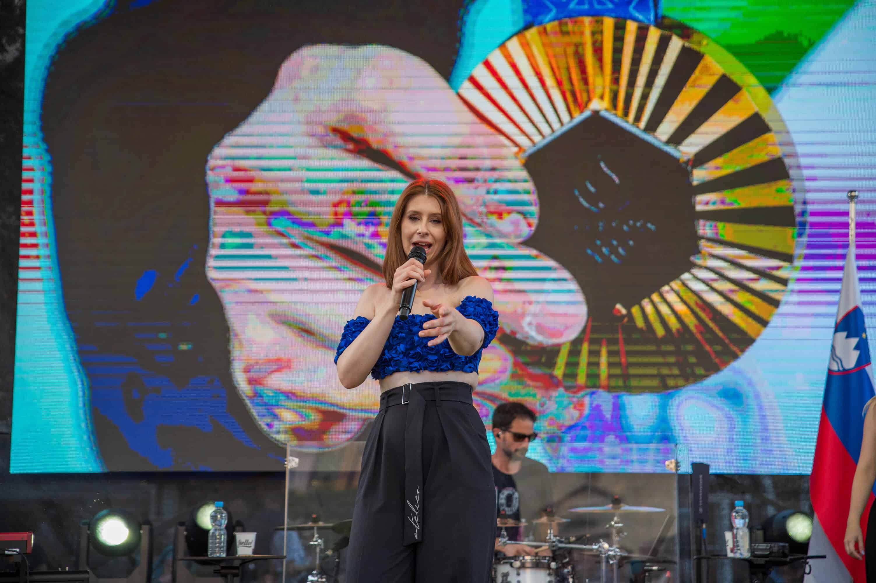 Nocoj bo koroška srca ogrela Eva Boto