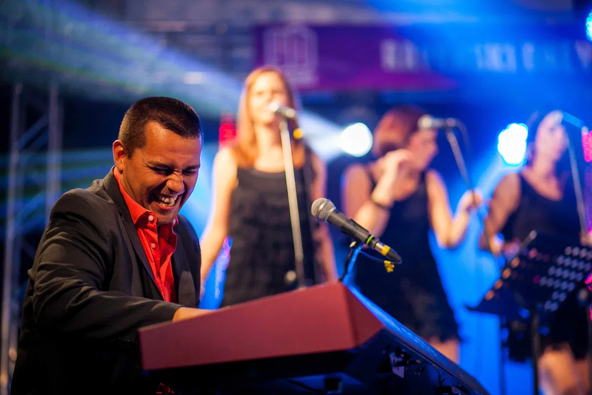 Uroš Perić bo s Koroškim Big Bandom navdušil v Poletni noči pod zvezdami