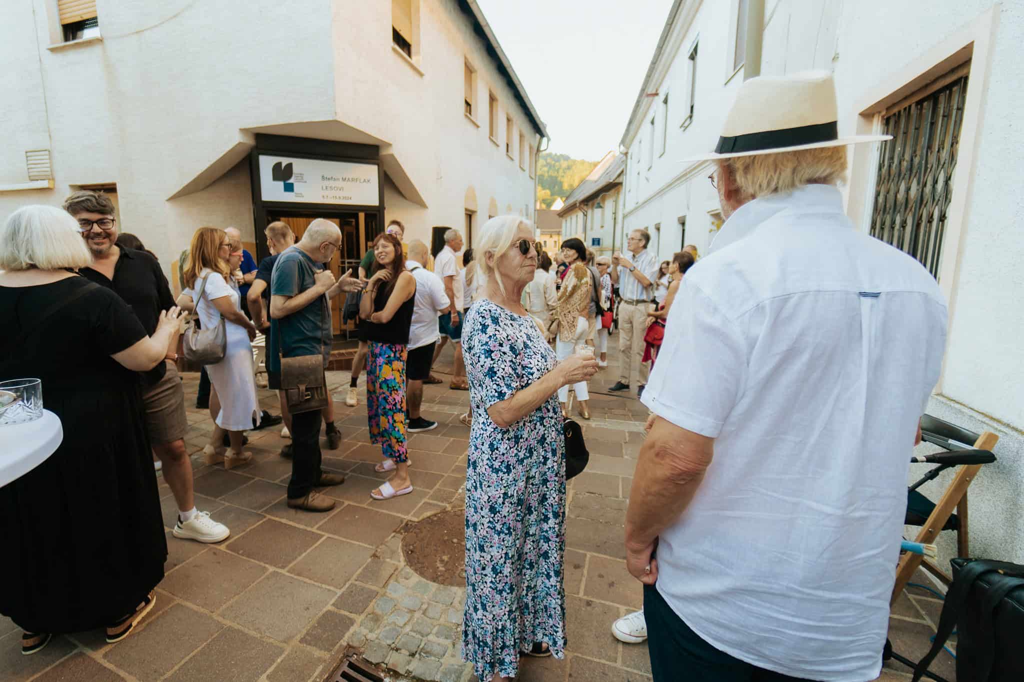 Galerija Ravne v začasnih prostorih, občina v gradnjo novega kulturnega centra