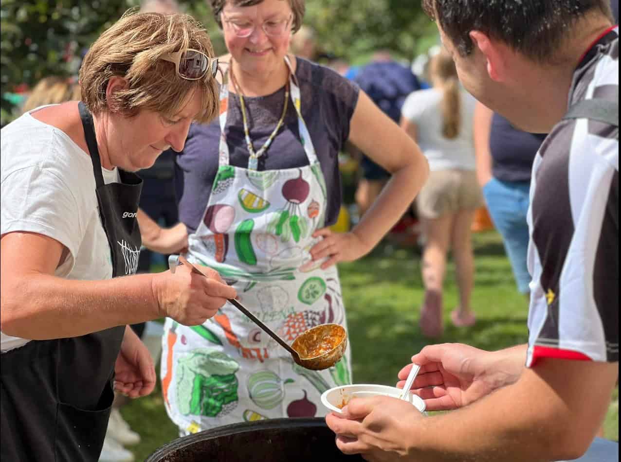 Grajska kuhna v Šmiklavžu navdušila obiskovalce z okusno kulinarično izkušnjo (FOTO)