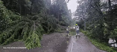 V času včerajšnjega neurja gasilci posredovali na več lokacijah