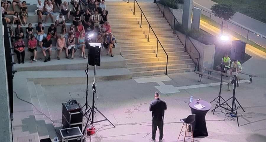 Klemen Bučan navdušil občinstvo v Bazenskem kompleksu Aqualatio