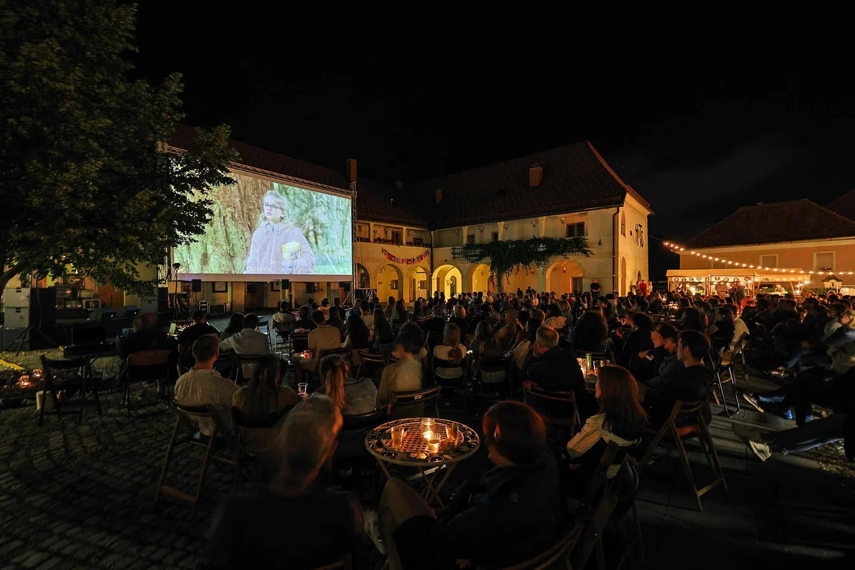 Deveti, pravljični festival SHOTS v Slovenj Gradcu, se je včeraj s podelitvijo nagrad končal