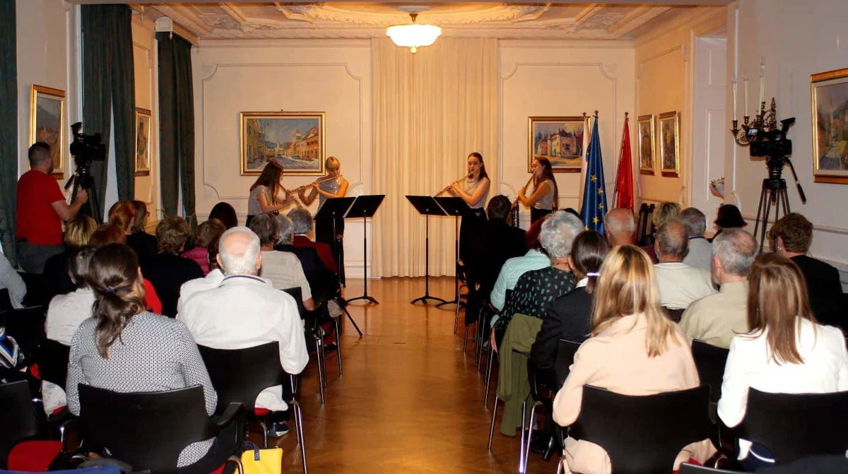 V Dvorcu Bukovje so se z zadnjim koncertom zaključile Jesenske serenade