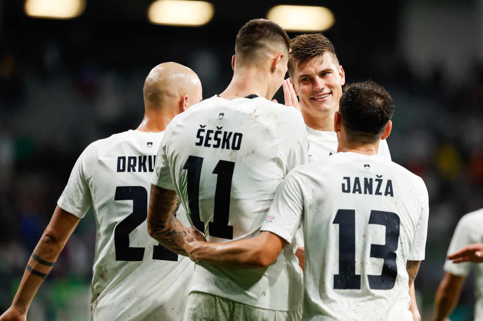 Slovenski nogometni reprezentant Benjamin Šeško uradno član Manchester Uniteda