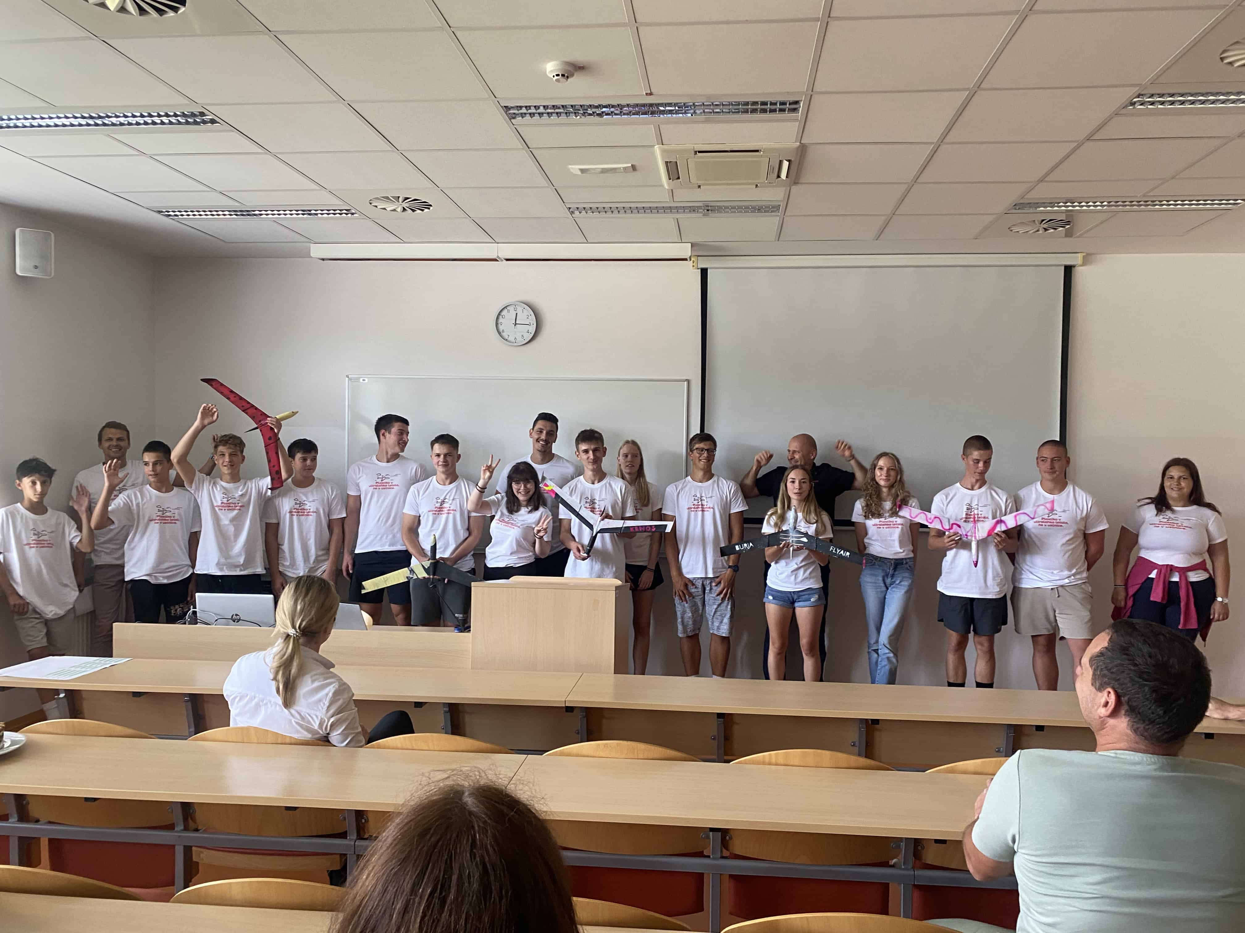 Poletna šola modeliranja in izdelave letal s 3D tiskom navdušila dijake tudi v Slovenj Gradcu