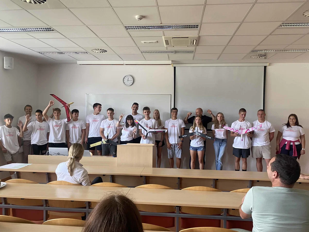 Poletna šola modeliranja in izdelave letal s 3D tiskom navdušila dijake tudi v Slovenj Gradcu