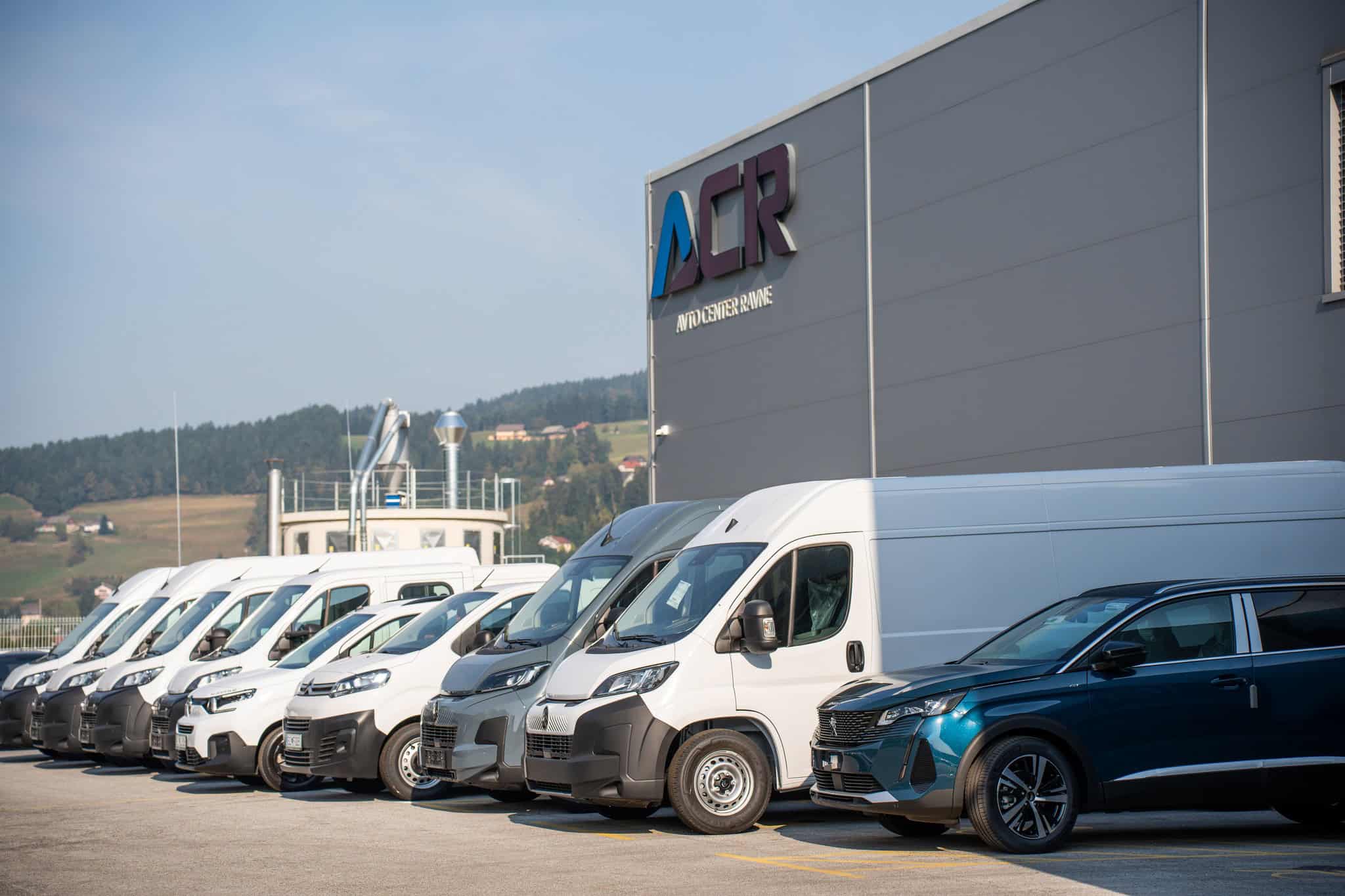 V nagradni igri Avto Centra Ravne lahko z malo sreče osvojite brezplačno menjavo pnevmatik