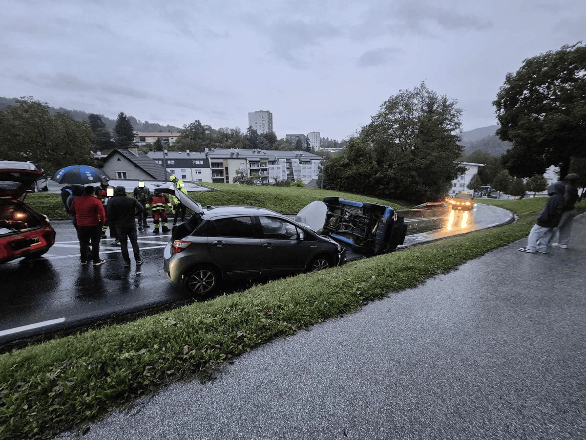 Obvestilo: Prišlo je do prometne nesreče na Ravnah