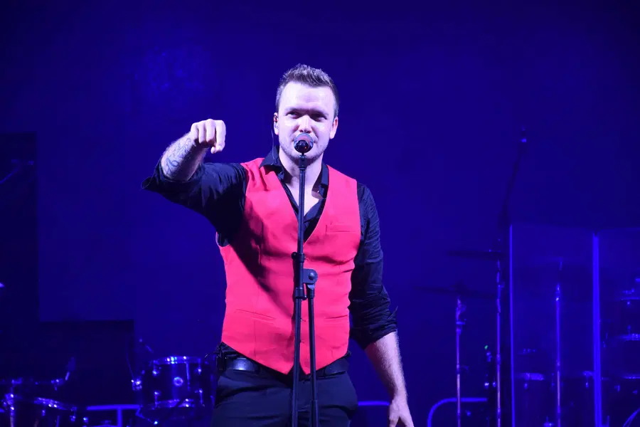 Luka Basi: Najstniške sanje postajajo resničnost - prihaja duet z glasbeno ikono in odprtje lokala BALU