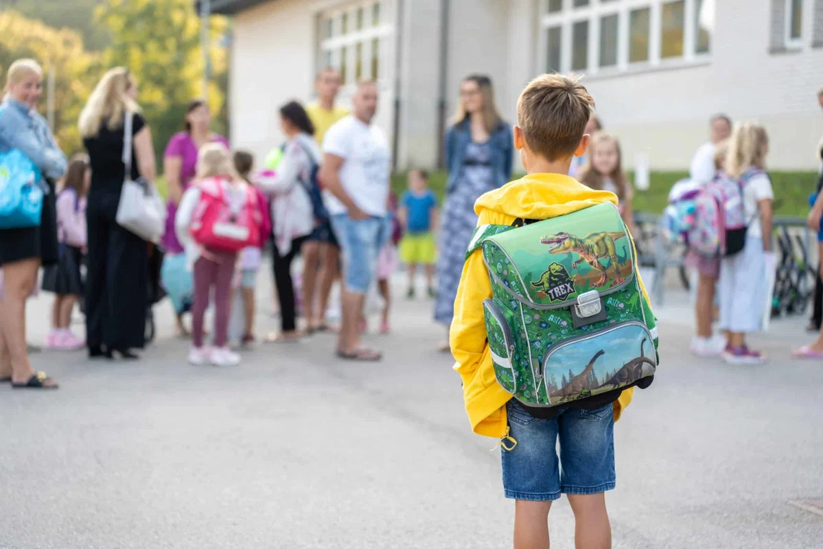 ZPS: Šolska torba naj se prilagaja otrokovemu telesu 
