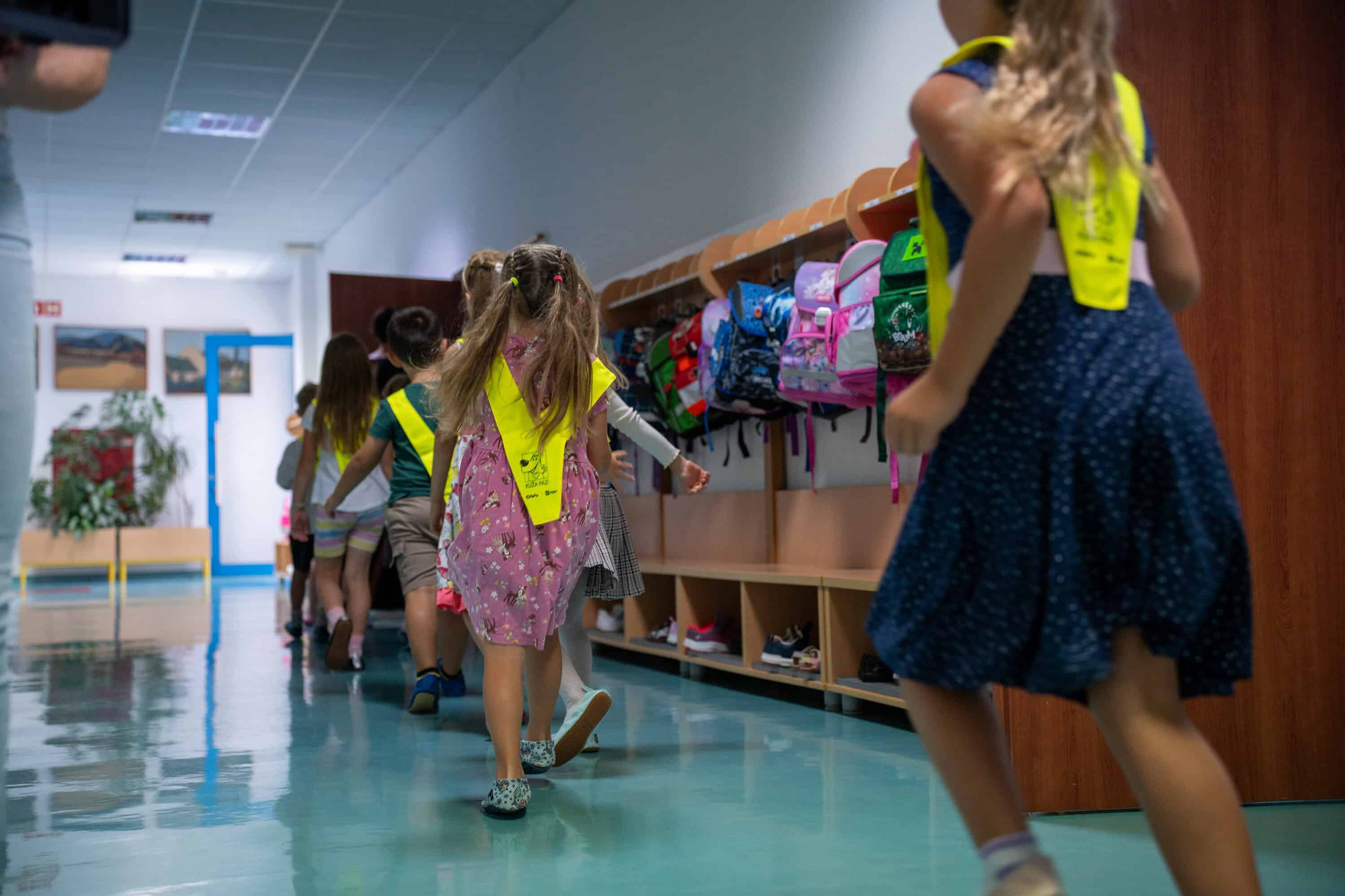 Šolarji po prvomajskih počitnicah znova v šolske klopi