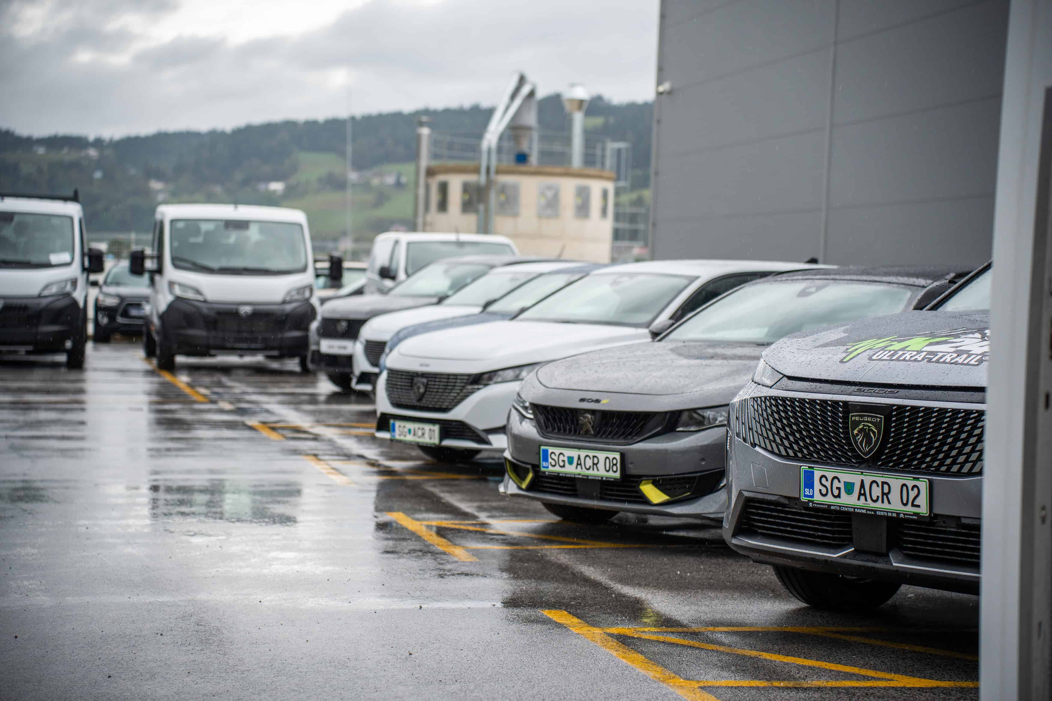 Ni avta? Ni panike! Avto Center Ravne poskrbi za ugoden najem vozila