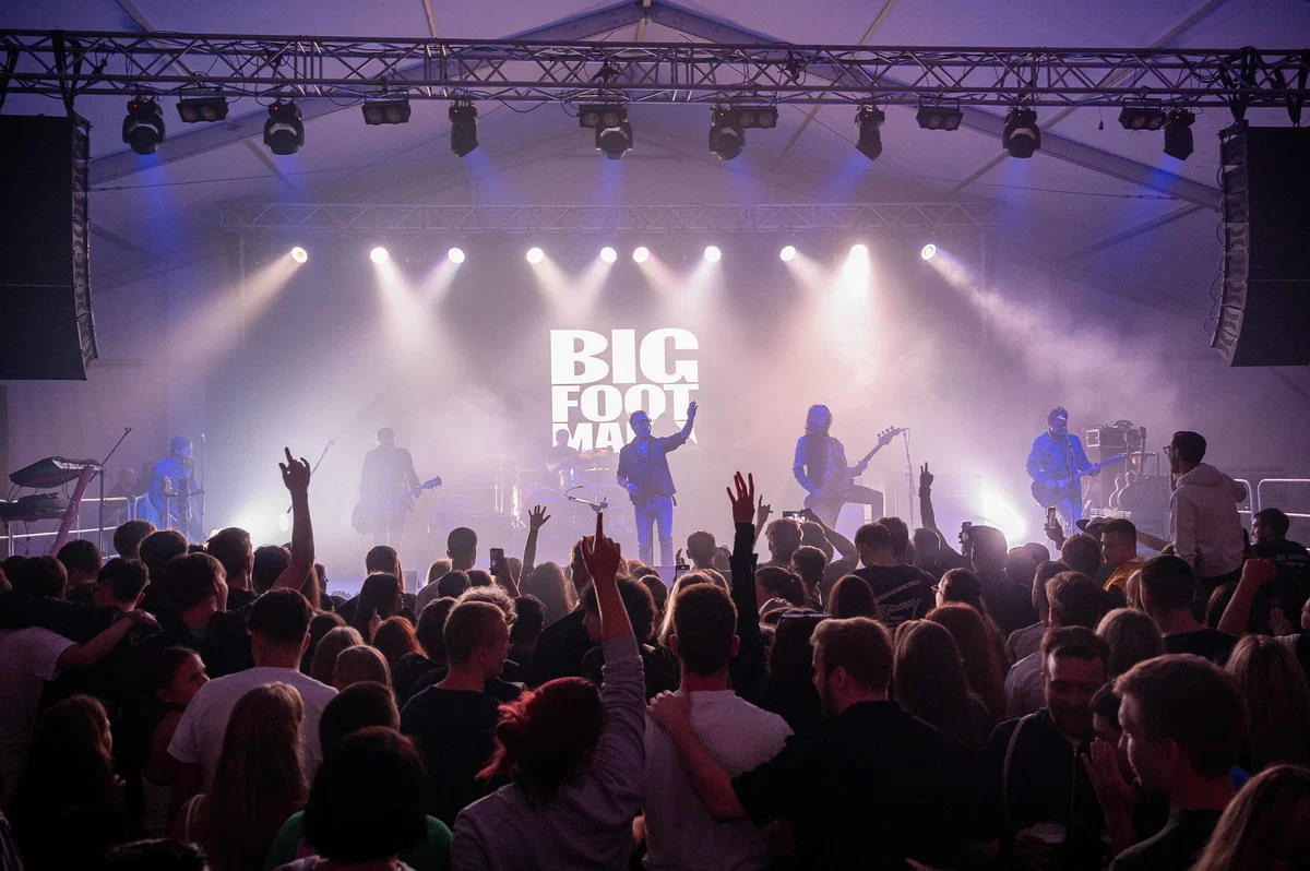 FOTO IN VIDEO: Big Foot Mama in Crvena jabuka zažigali na Rock Paradi