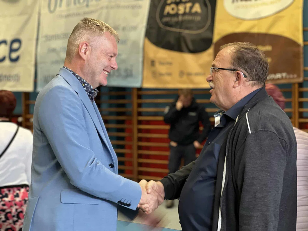 FOTO: Danes je v Slovenj Gradcu potekalo tradicionalno srečanje invalidov in upokojencev