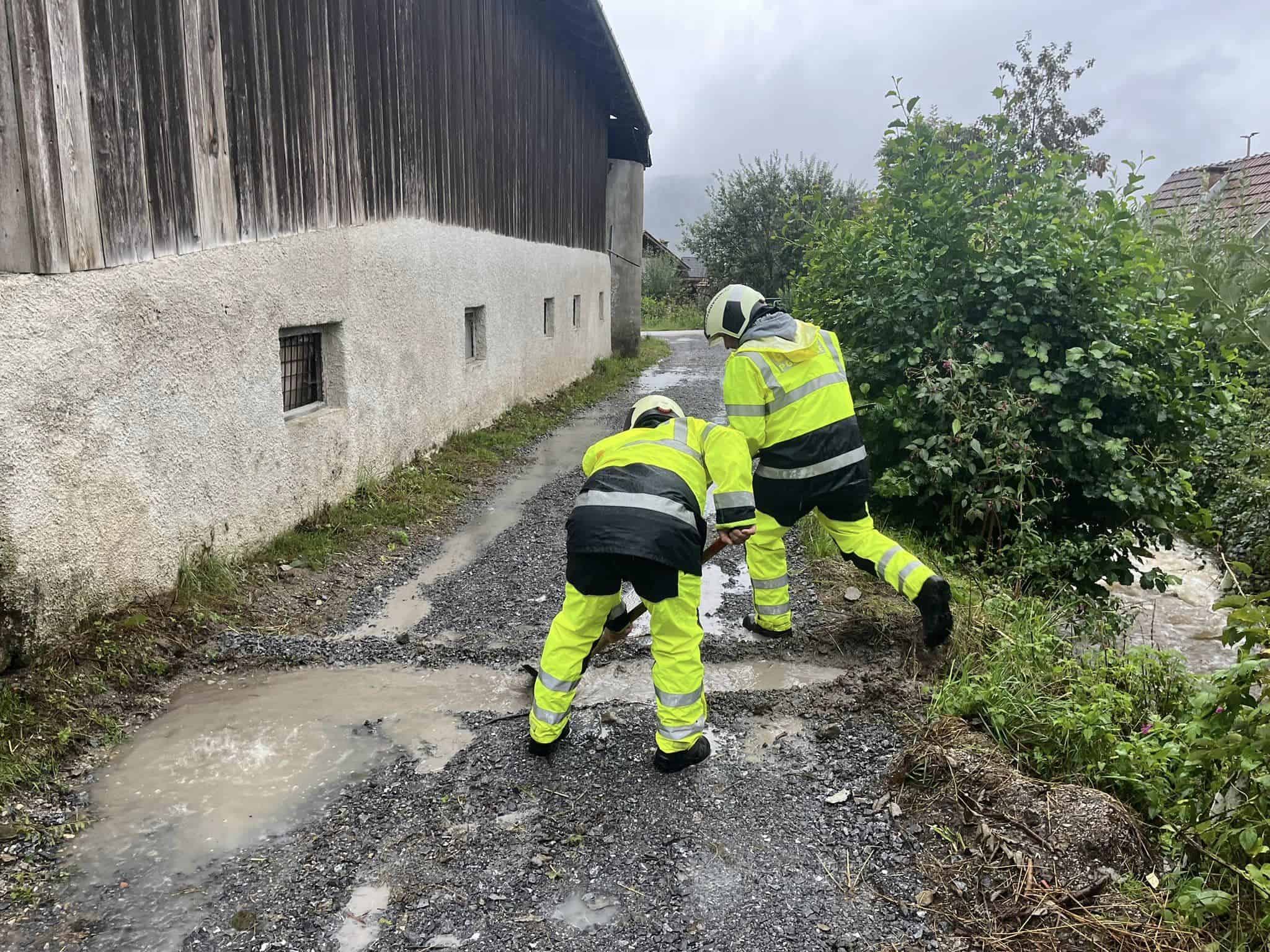Na Koroškem zaradi obilnega dežja več posredovanj gasilcev