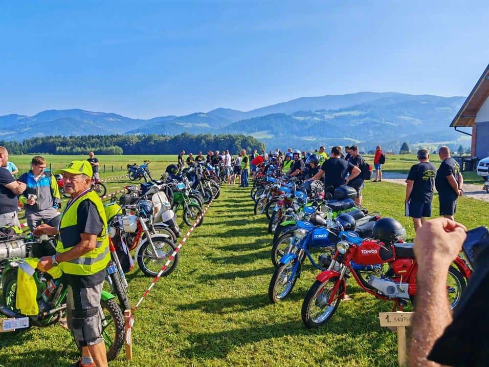 FOTO: V Mislinjski Dobravi že 11. srečanje Tomosov