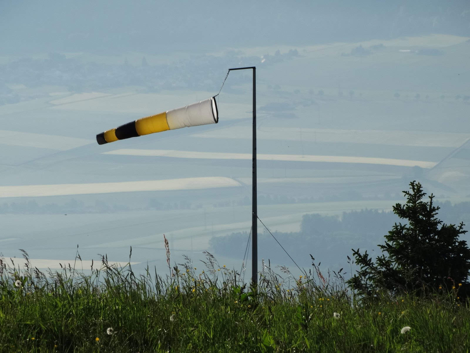 Zaradi močnega vetra izdano oranžno opozorilo tudi za Koroško