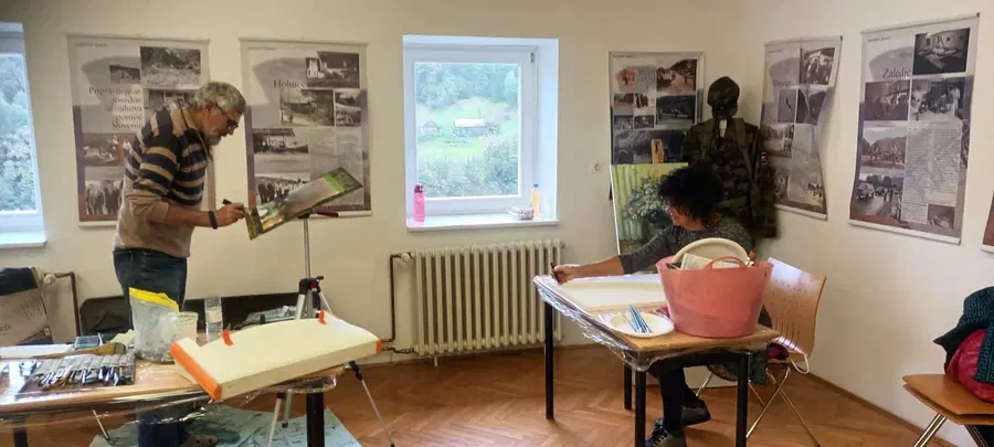 V Dvorcu Bukovje so slikarji ustvarjali na 31. likovni koloniji Ex tempore Dravograd