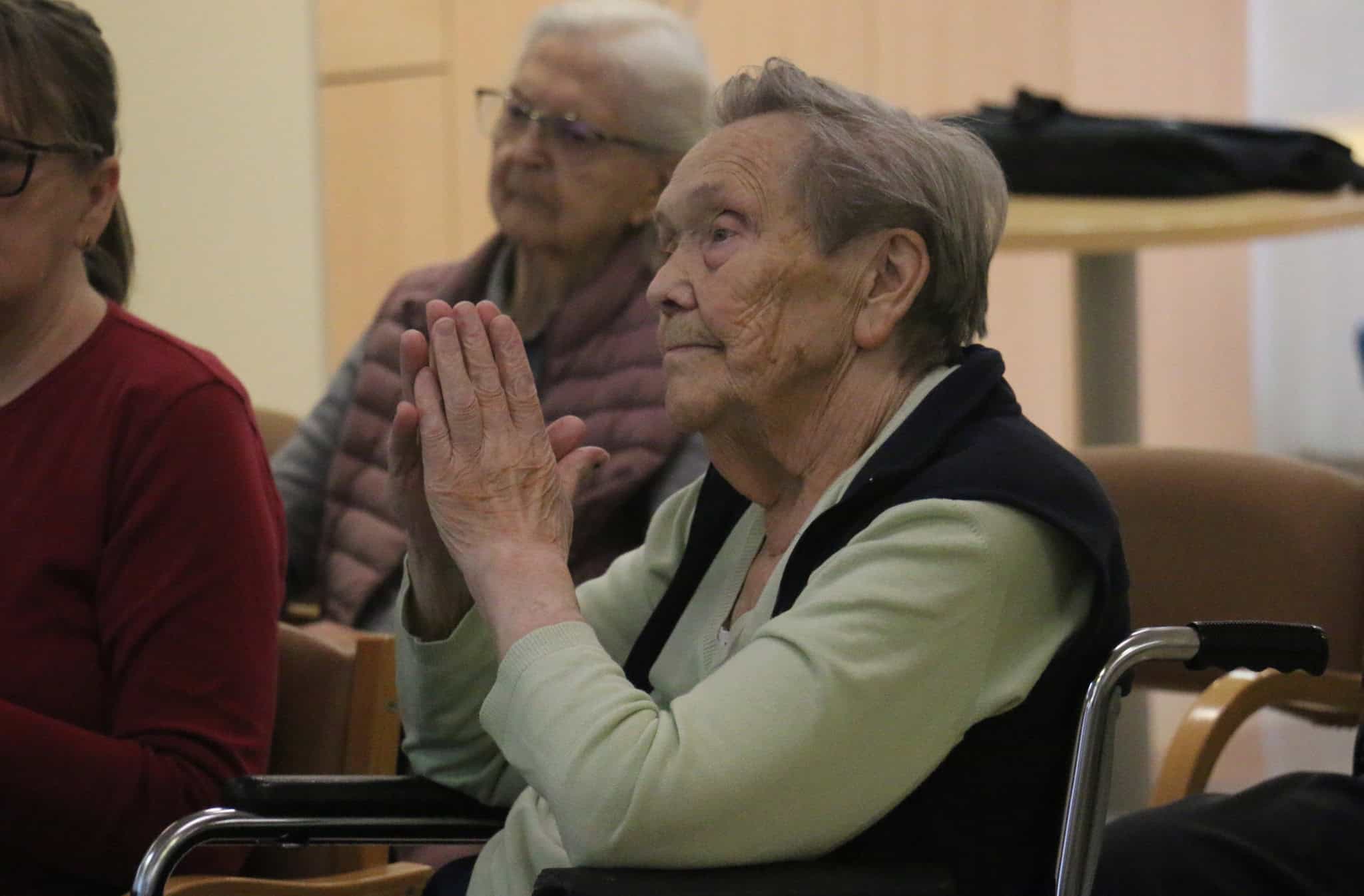 Danes so se v spremstvu Prežihovega Voranca družili stari in mladi